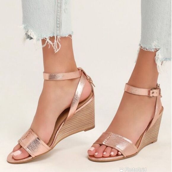 Splendid Tadeo Sandals - Picture 1 of 12